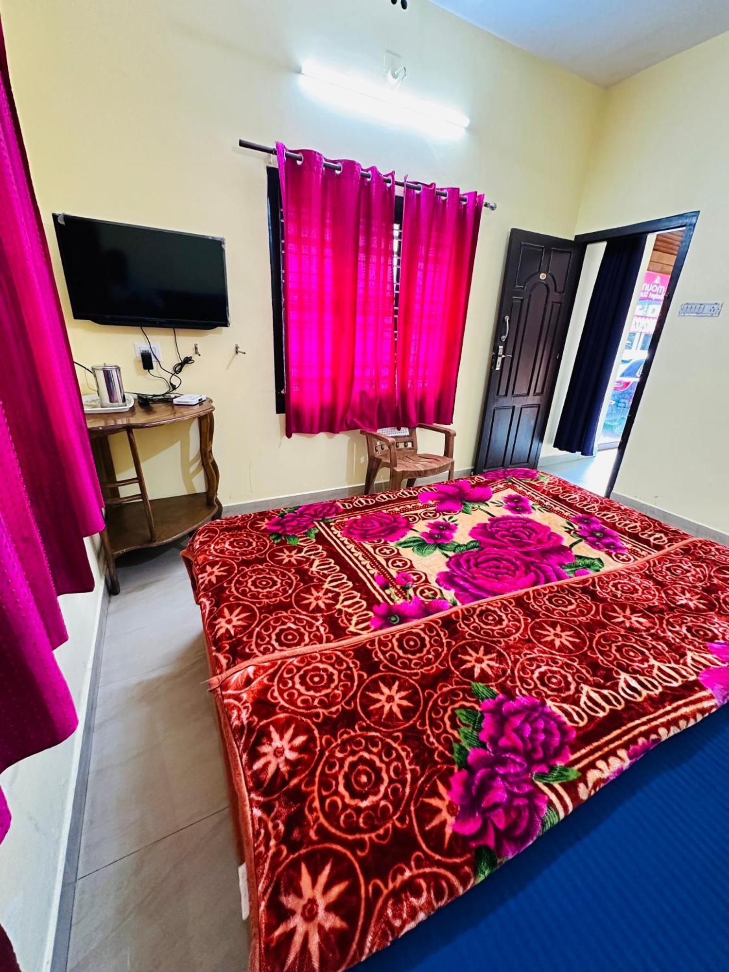 G Mount Budget Stay Munnar Exteriör bild